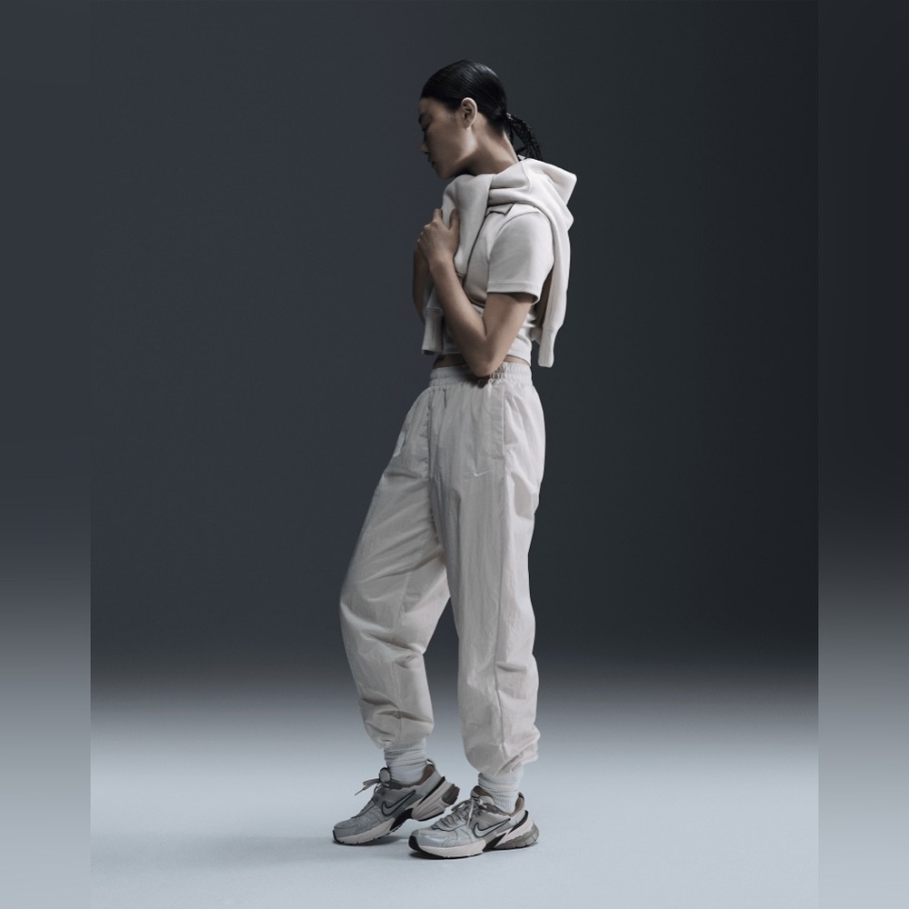 Nike Women's Oversized Fit Joggers Mid Rise Full Length XS $85 Cream